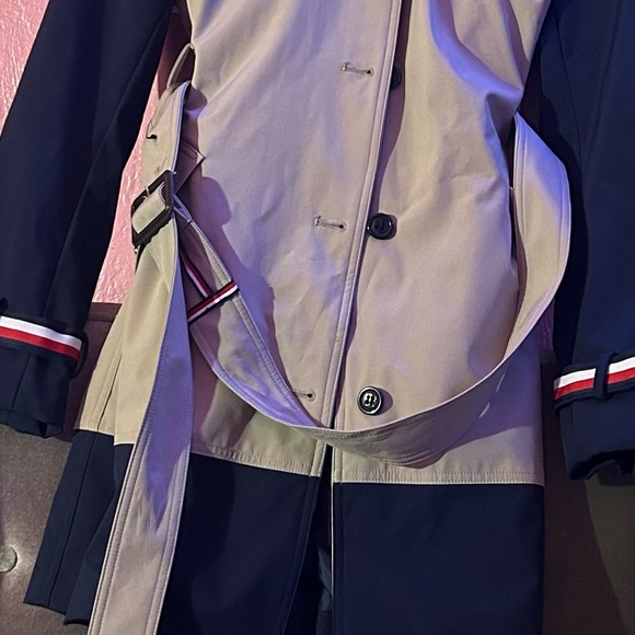 Cream and Blue Trench Coat with Color-Blocked Design - Picture 2 of 7